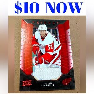 Dylan Larkin 2019/20 Detroit Red Wings Game Jersey Hockey Card
